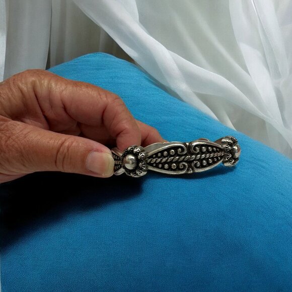 BRIGHTON CITY OF LIGHTS BANGLE BRACELET EUC - Picture 1 of 7